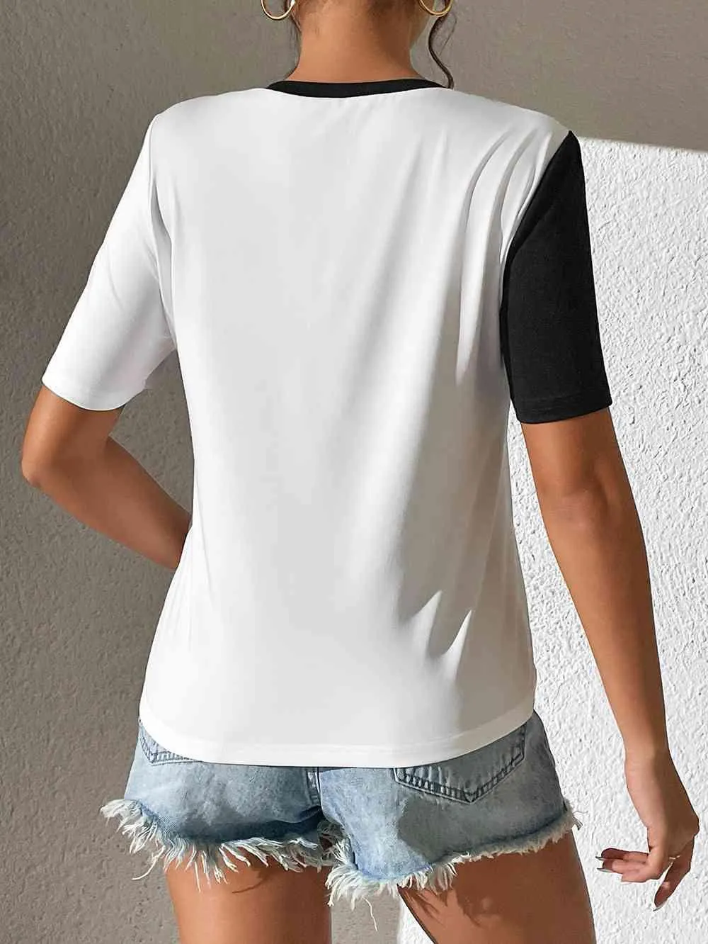 Everyday Chic Crew Neck Colorblock Tee