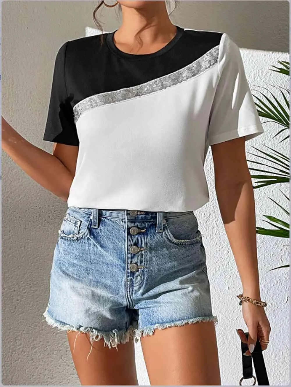 Everyday Chic Crew Neck Colorblock Tee
