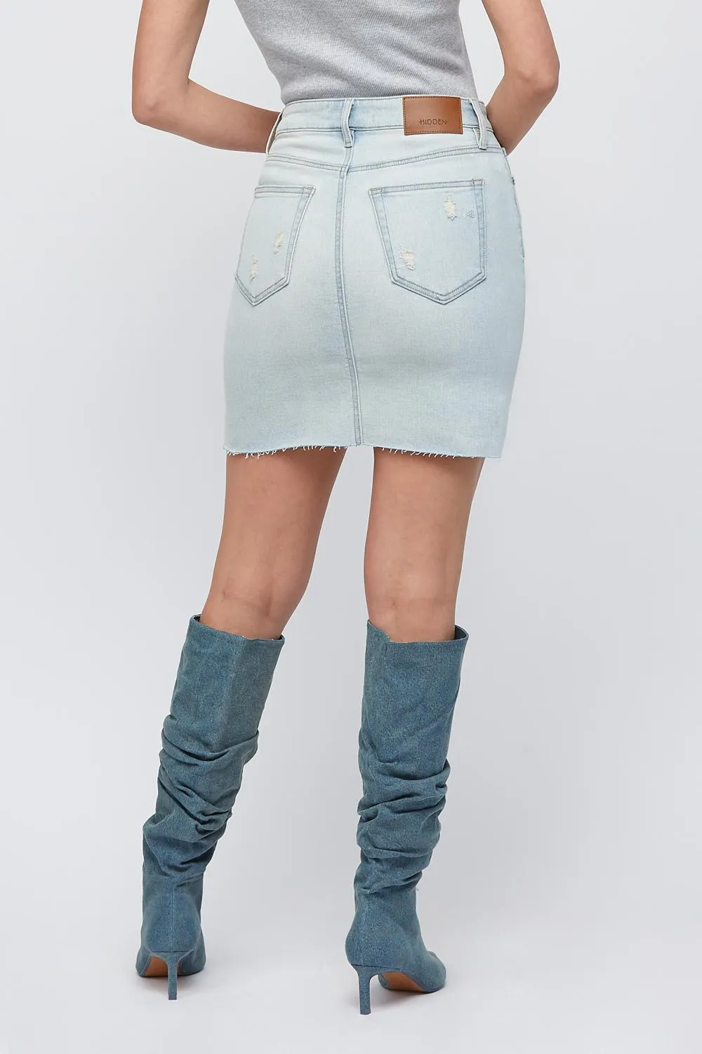 [PEYTON] LIGHT WASH 17" INSEAM STRETCH MINI SKIRT